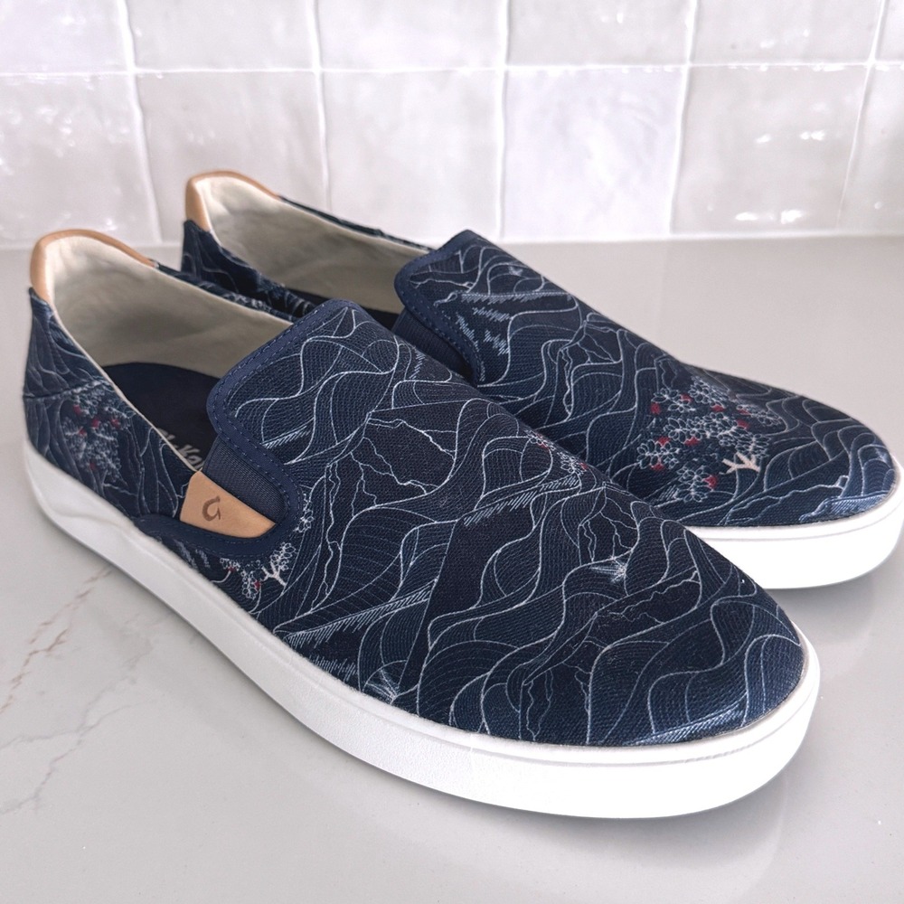 OluKai Lae'ahi Pa'i Slip On Sneakers Mens 12 Blue Wave Print Canvas Shoes